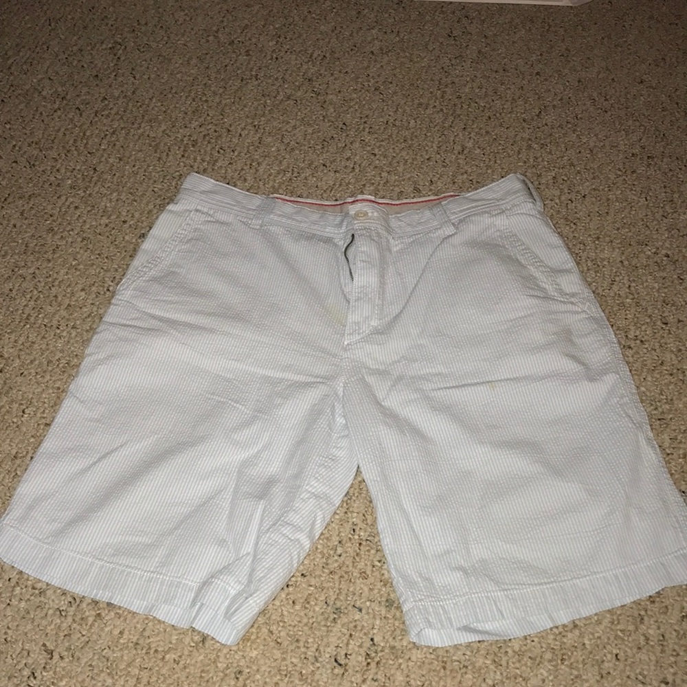 Izod seersucker shorts